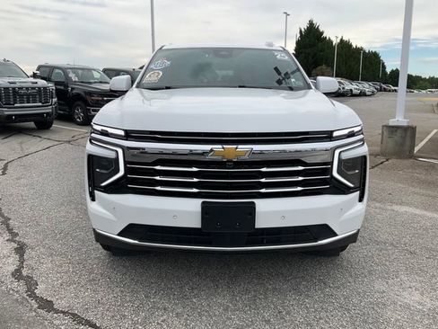 Used 2025 Chevrolet Tahoe LT AWD/4WD image 2