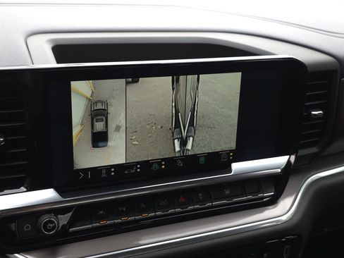 Used 2022 Chevrolet Silverado 1500 High Country w/ Technology Package image 23