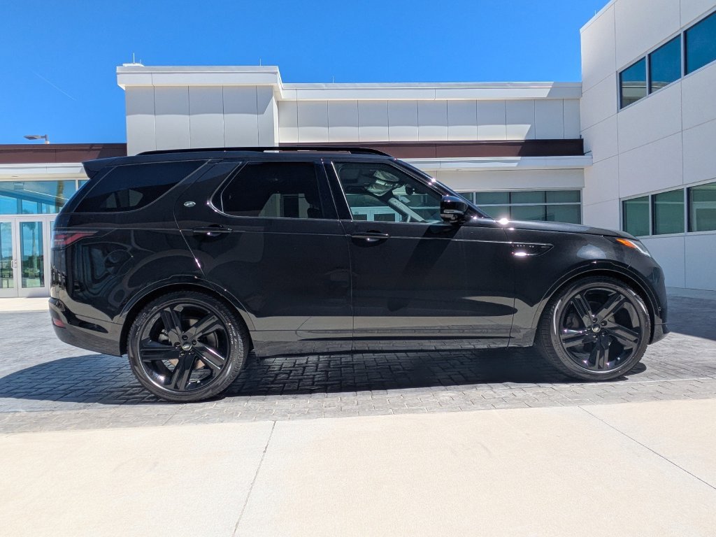 New 2026 Land Rover Discovery Limited Edition AWD/4WD image 4