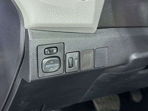 Used 2015 Toyota Corolla LE image 11