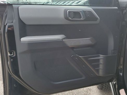 Used 2023 Ford Bronco Badlands image 28