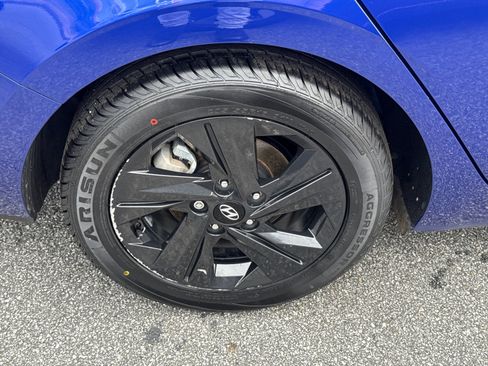 Used 2023 Hyundai Elantra SEL image 17