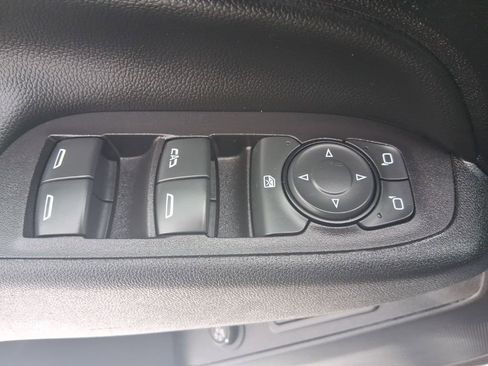 Used 2020 Chevrolet Equinox Premier image 23