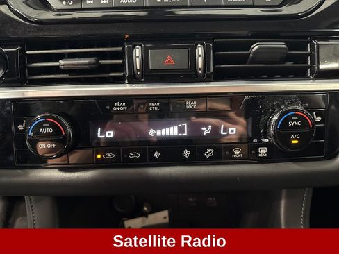 Used 2025 Nissan Pathfinder SV AWD/4WD image 13