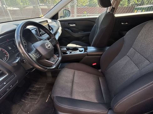 Used 2025 Nissan Rogue SV AWD/4WD image 27