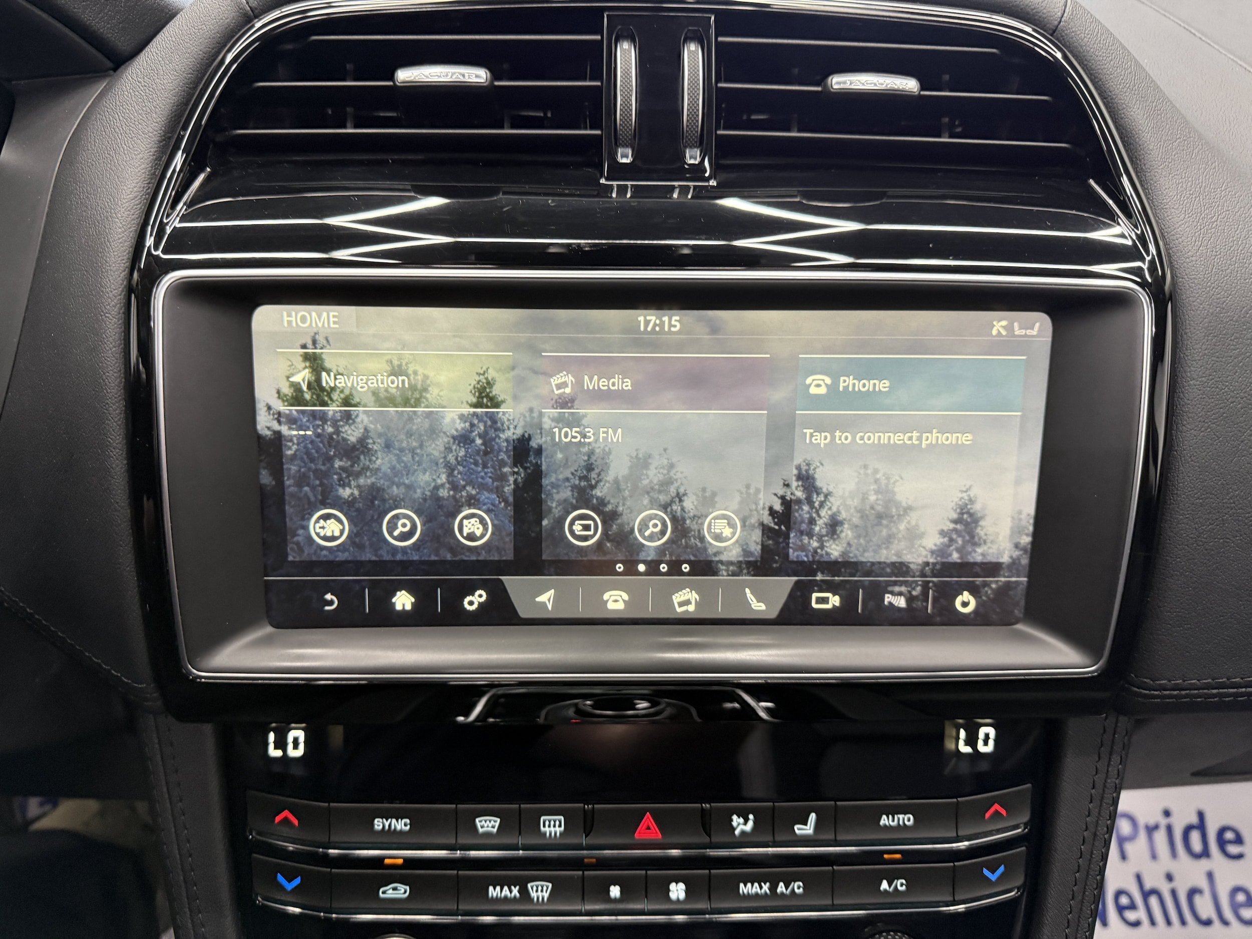 Used 2020 Jaguar F-PACE Prestige AWD/4WD image 22