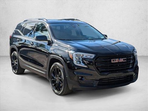Used 2024 GMC Terrain SLT w/ Tech Package image 3
