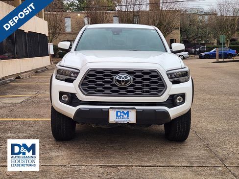 Used 2023 Toyota Tacoma TRD Off-Road image 2