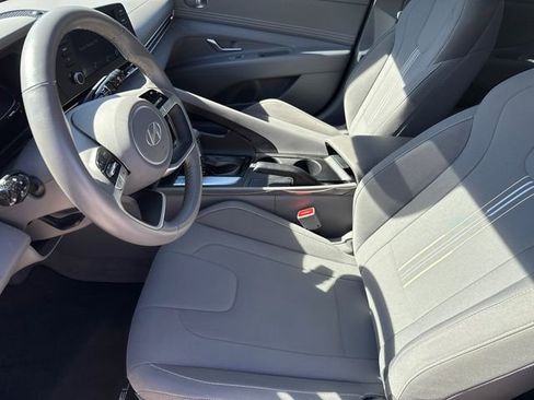 Certified 2025 Hyundai Elantra Sport image 17