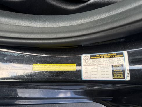 Used 2017 Hyundai Elantra SE FWD image 18