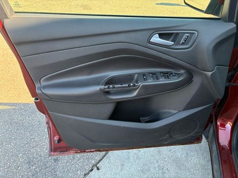 Used 2014 Ford Escape SE w/ Equipment Group 201A AWD/4WD image 16