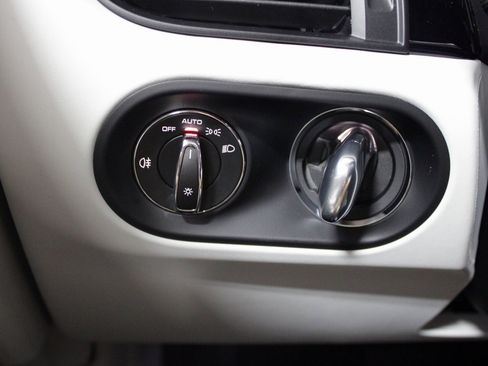 New 2026 Porsche Macan image 26