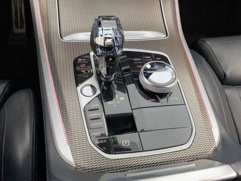 Used 2022 BMW X5 sDrive40i w/ M Sport Package image 16