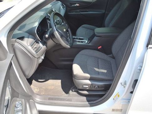 Used 2024 Chevrolet Equinox LT AWD/4WD image 17