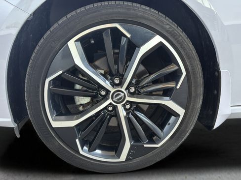 Certified 2024 Nissan Altima 2.5 SR w/ SR Premium Package AWD/4WD image 27