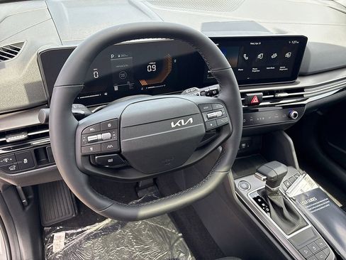 New 2026 Kia Sportage EX FWD image 9
