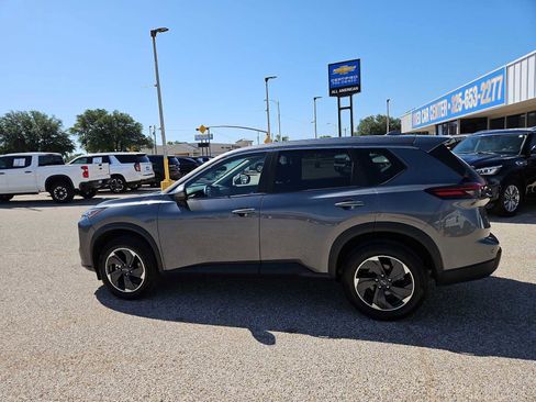 Used 2025 Nissan Rogue SV FWD image 5