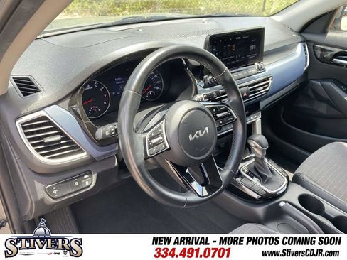 Used 2022 Kia Seltos S FWD image 22