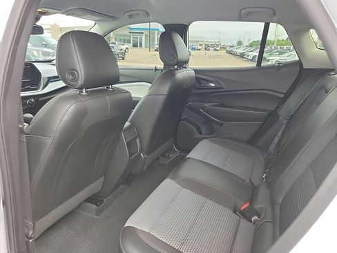 Used 2025 Chevrolet Trax LT w/ Driver Confidence Package FWD image 9