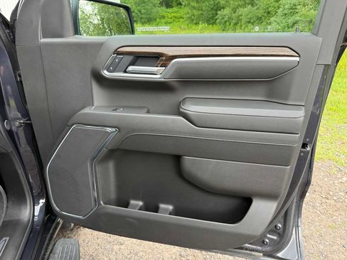 Used 2025 GMC Sierra 1500 Elevation image 39