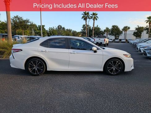 Certified 2018 Toyota Camry SE FWD image 4