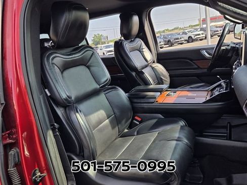 Used 2019 Lincoln Navigator Premiere AWD/4WD image 18