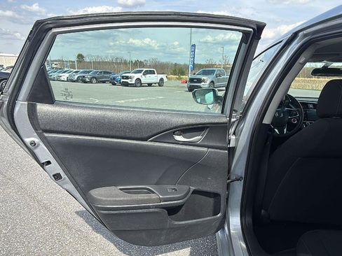 Used 2018 Honda Civic EX image 22
