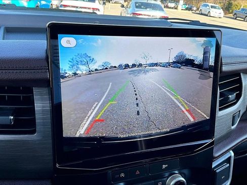 Used 2024 Ford Expedition Limited image 11