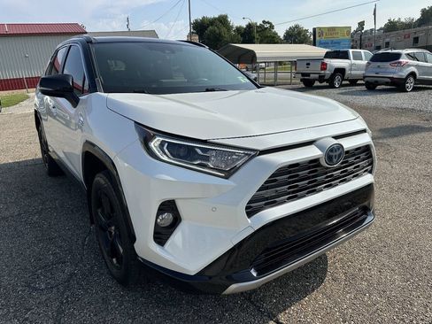Used 2019 Toyota RAV4 XSE AWD/4WD image 10