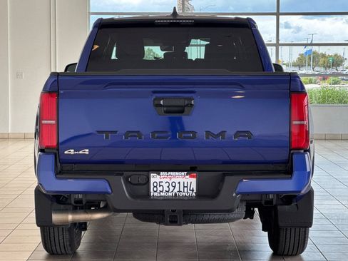 Certified 2025 Toyota Tacoma SR5 AWD/4WD image 5
