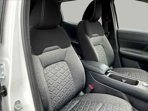 New 2026 Nissan Kicks SV AWD/4WD image 19