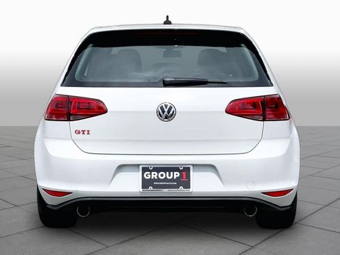 Used 2017 Volkswagen GTI SE FWD image 5