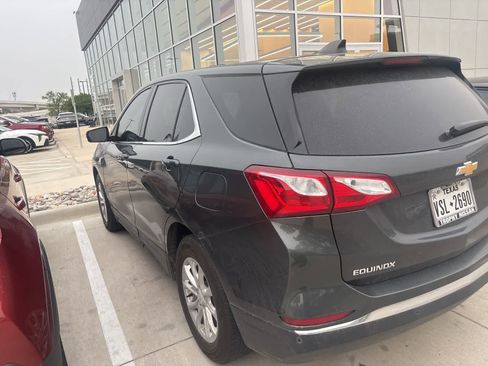 Used 2019 Chevrolet Equinox LT w/ Driver Convenience Package FWD image 6