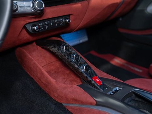 Used 2019 Ferrari 812 Superfast RWD image 17