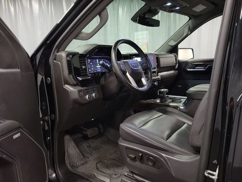 Used 2024 GMC Sierra 1500 Elevation w/ Elevation Premium Package AWD/4WD image 12