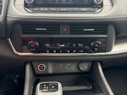 Used 2023 Nissan Rogue SV FWD image 9