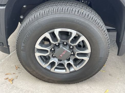 Used 2024 GMC Sierra 2500 SLT image 33