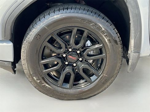 Used 2024 GMC Sierra 1500 Elevation image 31