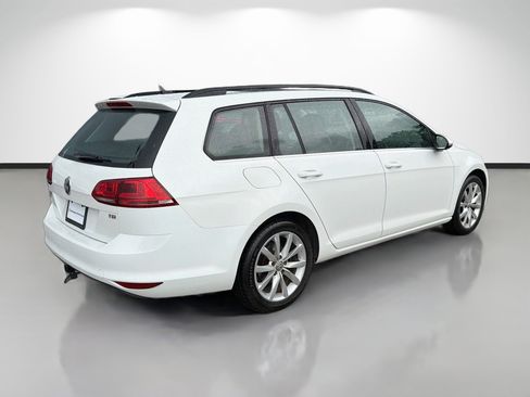 Used 2017 Volkswagen Golf S FWD image 3