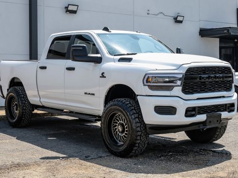 Used 2023 RAM 2500 Big Horn w/ Cold Weather Group AWD/4WD image 5