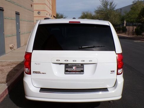 Used 2020 Dodge Grand Caravan SXT image 4