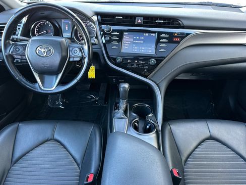 Used 2019 Toyota Camry SE FWD image 16