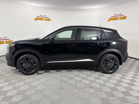 New 2026 Nissan Kicks SR w/ SR Premium Package image 2