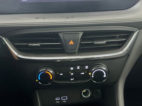 Used 2025 Buick Encore GX Preferred image 24