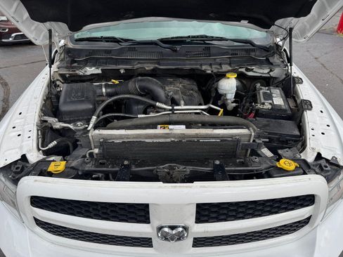 Used 2018 RAM 1500 Express AWD/4WD image 22