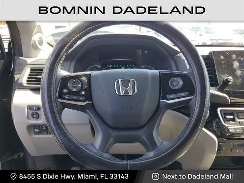 Used 2022 Honda Pilot Touring image 18