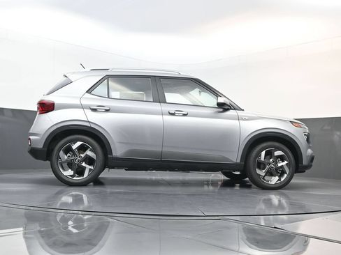 Certified 2026 Hyundai Venue SEL FWD image 23