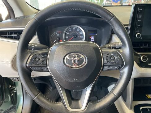 Used 2022 Toyota Corolla Cross LE w/ Moonroof Package AWD/4WD image 17