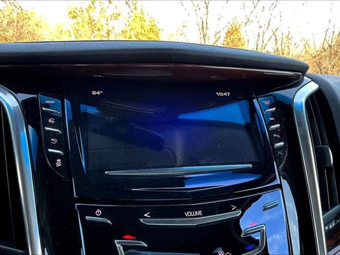 Used 2018 Cadillac Escalade Luxury image 32