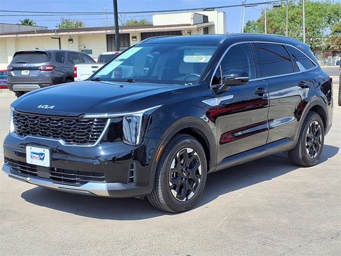 Certified 2025 Kia Sorento S image 3